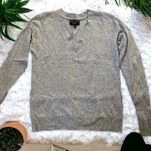 Banana Republic Italian Merino Wool V-Neck Sweater - M